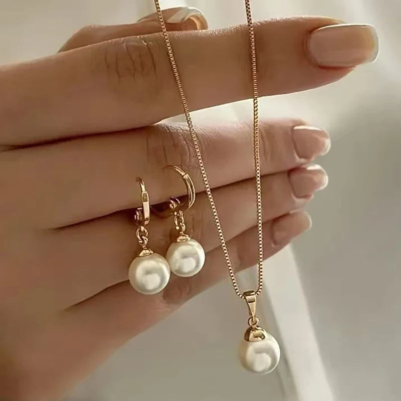 2 Pieces Of Round Pearl Jewelry
